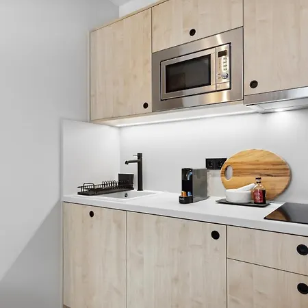 And Coliving I Lägenhetshotell 4*